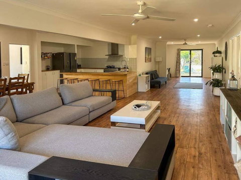 Balmurray House - Accommodation Newcastle 2