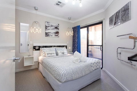 Bambino 438 - Accommodation Newcastle 3