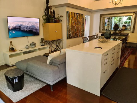 Bamboo House, Close To The City & Airport & Train Station And Brighton Le Sands Beach - Accommodation Newcastle 3