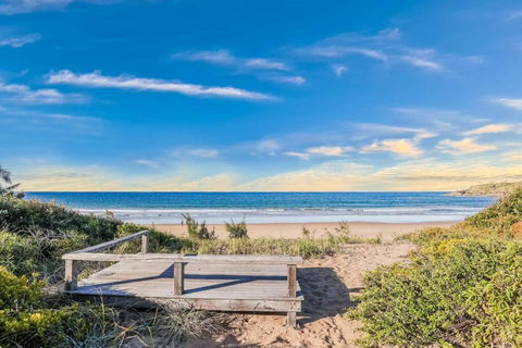 Banksia House - On Main Beach, Agnes Water - Accommodation Newcastle 0