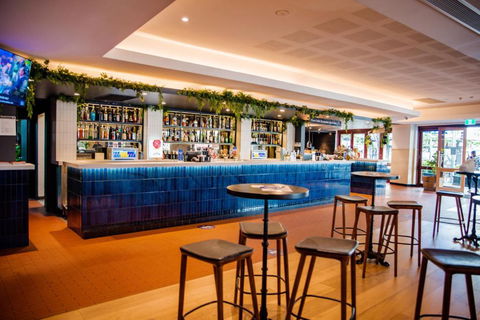 Bankstown Hotel - Accommodation Newcastle 3