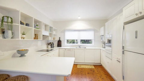 Banyalla - Stunning Coastal Beach House - Accommodation Newcastle 4