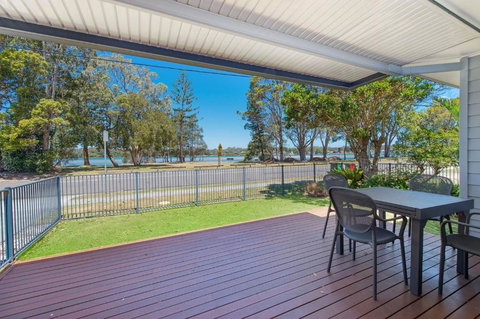 Banyandah - Accommodation Newcastle 0