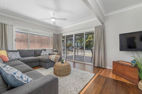 Banyandah - Accommodation Newcastle 3