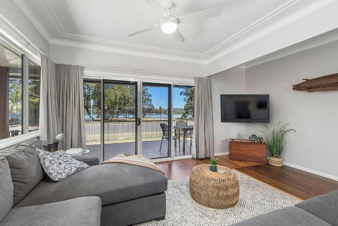 Banyandah - Accommodation Newcastle 2