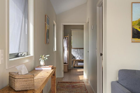 Banyandah - Accommodation Newcastle 3