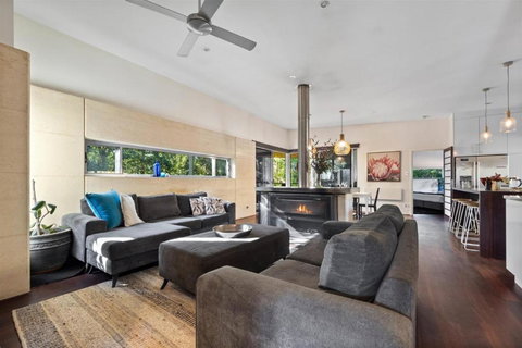 Banyandah - Accommodation Newcastle 4