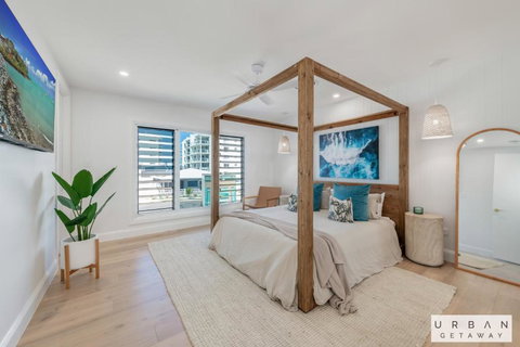 Bargara Coastal Luxe Aircon, Outside Pet, Sleeps 8 - Accommodation Newcastle 3