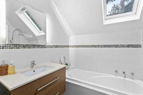 BARIS - Bariston Avenue Cremorne - Accommodation Newcastle 4
