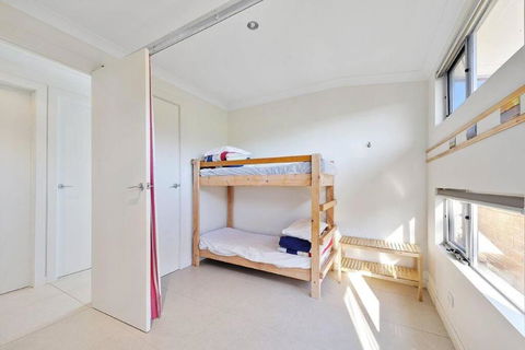 Bay House - Accommodation Newcastle 2