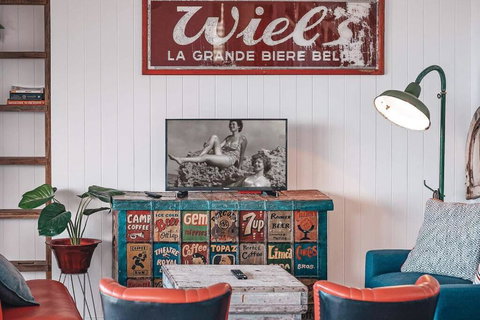 BAY PROPERTIES . Pacific Lodge Studio - Accommodation Newcastle 3