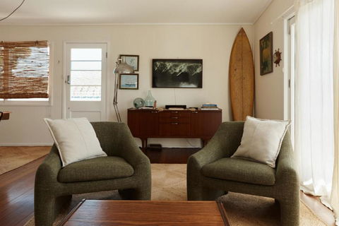 BAY PROPERTIES . The Sailor Shack - Accommodation Newcastle 1