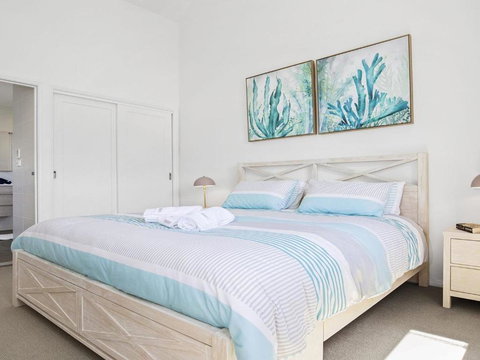 Bay Views - Accommodation Newcastle 4