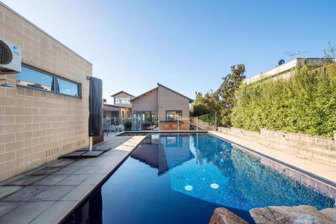 Bayview Bliss - Gas Heated Spa And Solar Heated Pool - Accommodation Newcastle 0