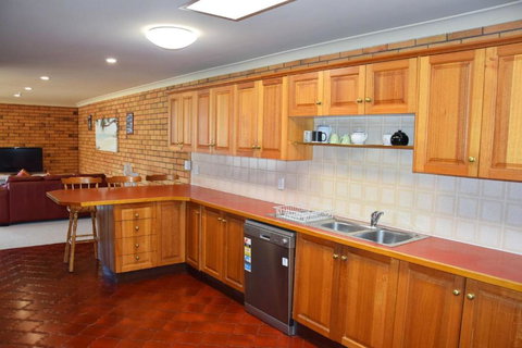 Baywatch - Bring Your Own Linen - Accommodation Newcastle 3