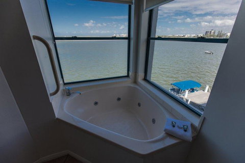 La Promenade - Accommodation Newcastle 4