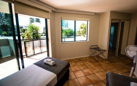 La Promenade - Accommodation Newcastle 5