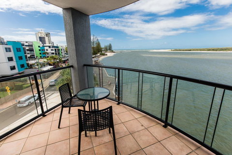 La Promenade - Accommodation Newcastle 8