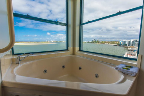 La Promenade - Accommodation Newcastle 36