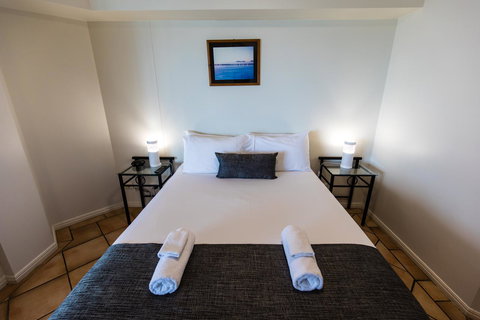 La Promenade - Accommodation Newcastle 6