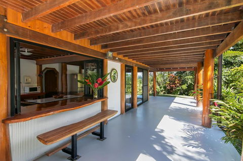 Daintree Manor B&B - Accommodation Newcastle 5