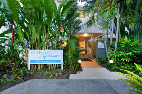 Port Douglas Apartments - Adults Only Oasis - Accommodation Newcastle 14