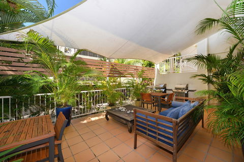 Port Douglas Apartments - Adults Only Oasis - Accommodation Newcastle 4