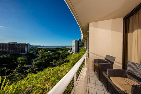 Hilton Cairns - Accommodation Newcastle 27