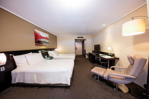 Hilton Cairns - Accommodation Newcastle 32