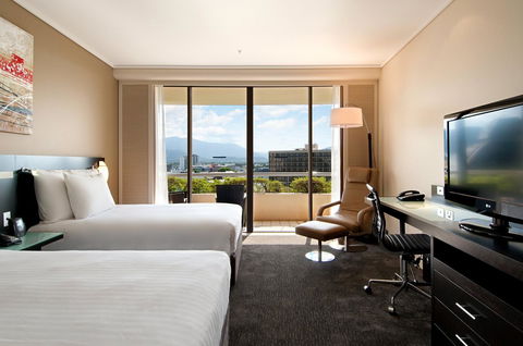 Hilton Cairns - Accommodation Newcastle 33