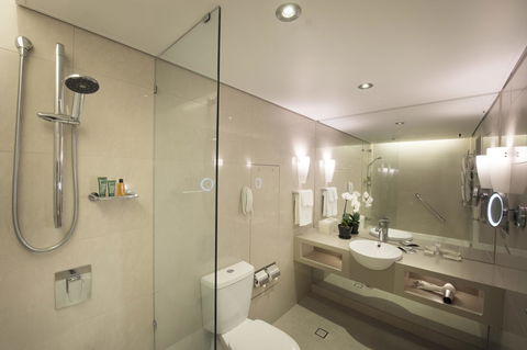 Hilton Cairns - Accommodation Newcastle 16