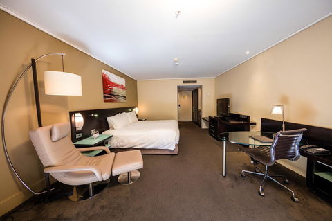 Hilton Cairns - Accommodation Newcastle 31