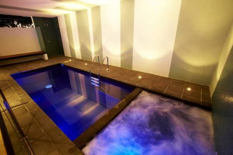 Maggies Beachfront Apartment 13 - Accommodation Newcastle 3