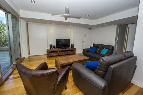 Maggies Beachfront Apartment 13 - Accommodation Newcastle 15