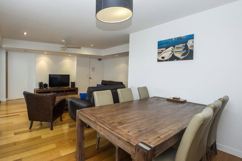 Maggies Beachfront Apartment 13 - Accommodation Newcastle 8