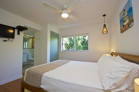 Maggies Beachfront Apartment 13 - Accommodation Newcastle 16