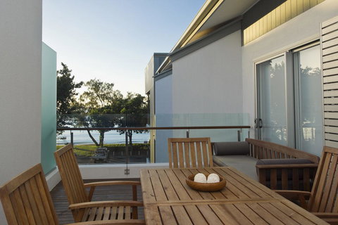 Maggies Beachfront Apartment 13 - Accommodation Newcastle 17