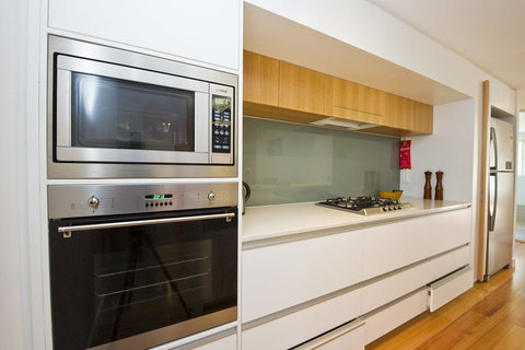 Maggies Beachfront Apartment 13 - Accommodation Newcastle 10