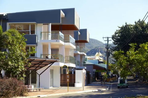 Maggies Beachfront Apartment 13 - Accommodation Newcastle 1