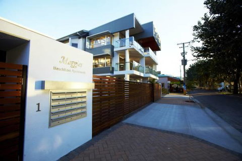 Maggies Beachfront Apartment 13 - Accommodation Newcastle 2