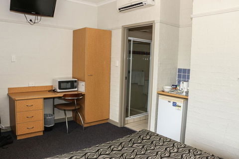 Salisbury Hotel Motel - Accommodation Newcastle 18