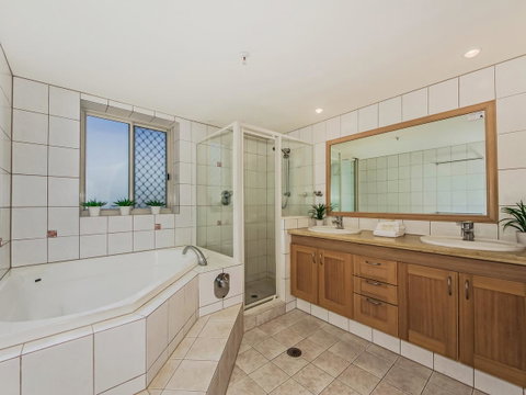 Oceana On Broadbeach - Accommodation Newcastle 11
