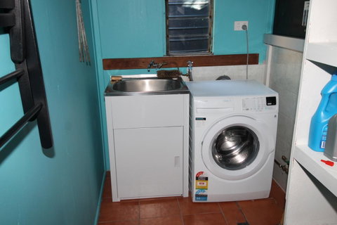 Signal Cottage - Accommodation Newcastle 11