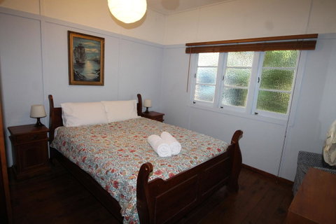 Signal Cottage - Accommodation Newcastle 8