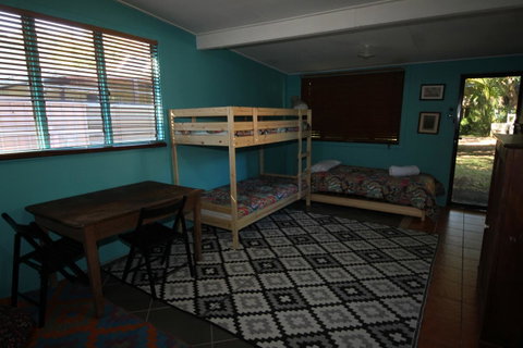 Signal Cottage - Accommodation Newcastle 9