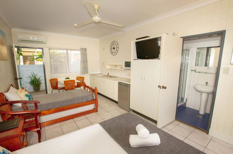 Tropical Palms Resort & 4WD Hire - Accommodation Newcastle 5