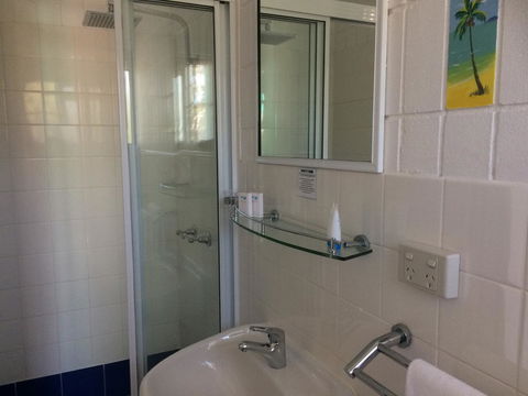 Tropical Palms Resort & 4WD Hire - Accommodation Newcastle 27
