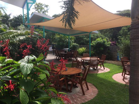 Tropical Palms Resort & 4WD Hire - Accommodation Newcastle 24