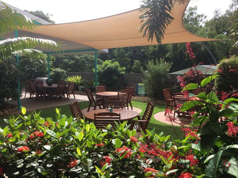 Tropical Palms Resort & 4WD Hire - Accommodation Newcastle 23