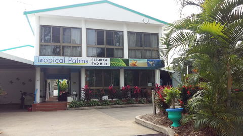 Tropical Palms Resort & 4WD Hire - Accommodation Newcastle 28